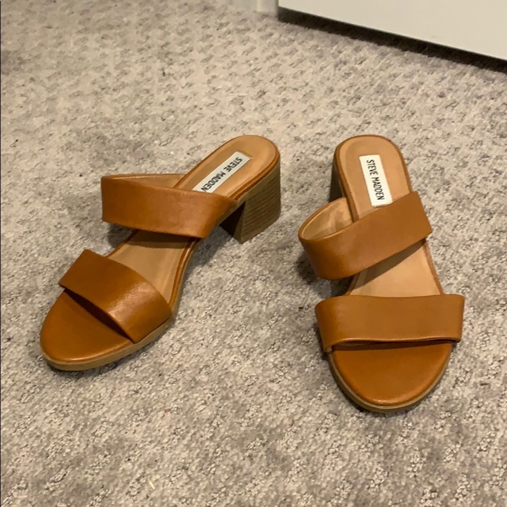 Steve Madden tan Swift stacked heel sandals sz 8.5